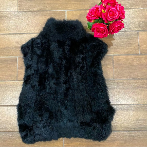 Blk Faux Fur Vest (Size M)?🌹 - Picture 6 of 13